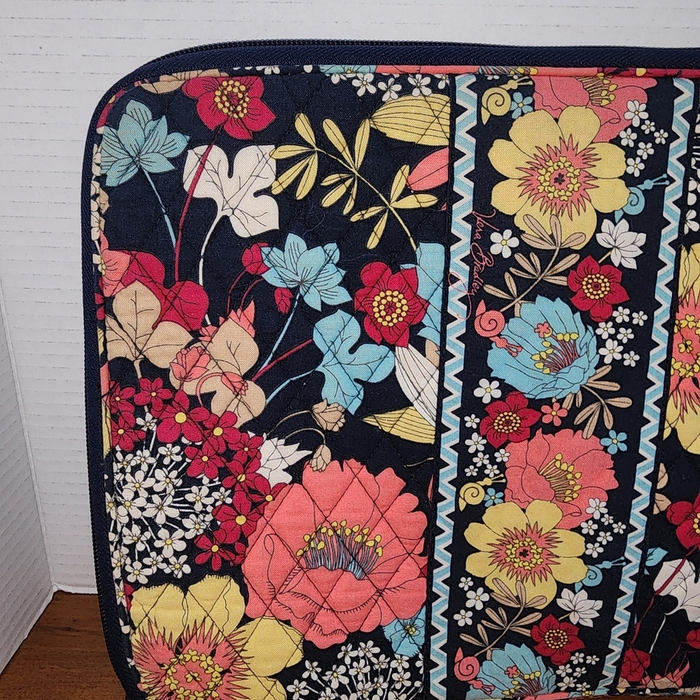 Vera Bradley Laptop Bag - Picture 3 of 6